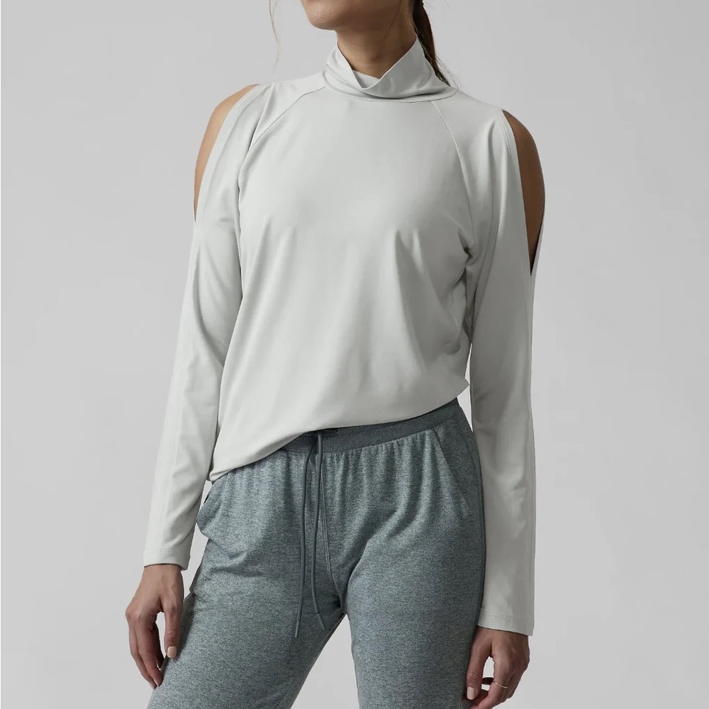 ATHLETA COAST GREY LONG SLEEVE COLD SHOULDER TURTLENECK TOP